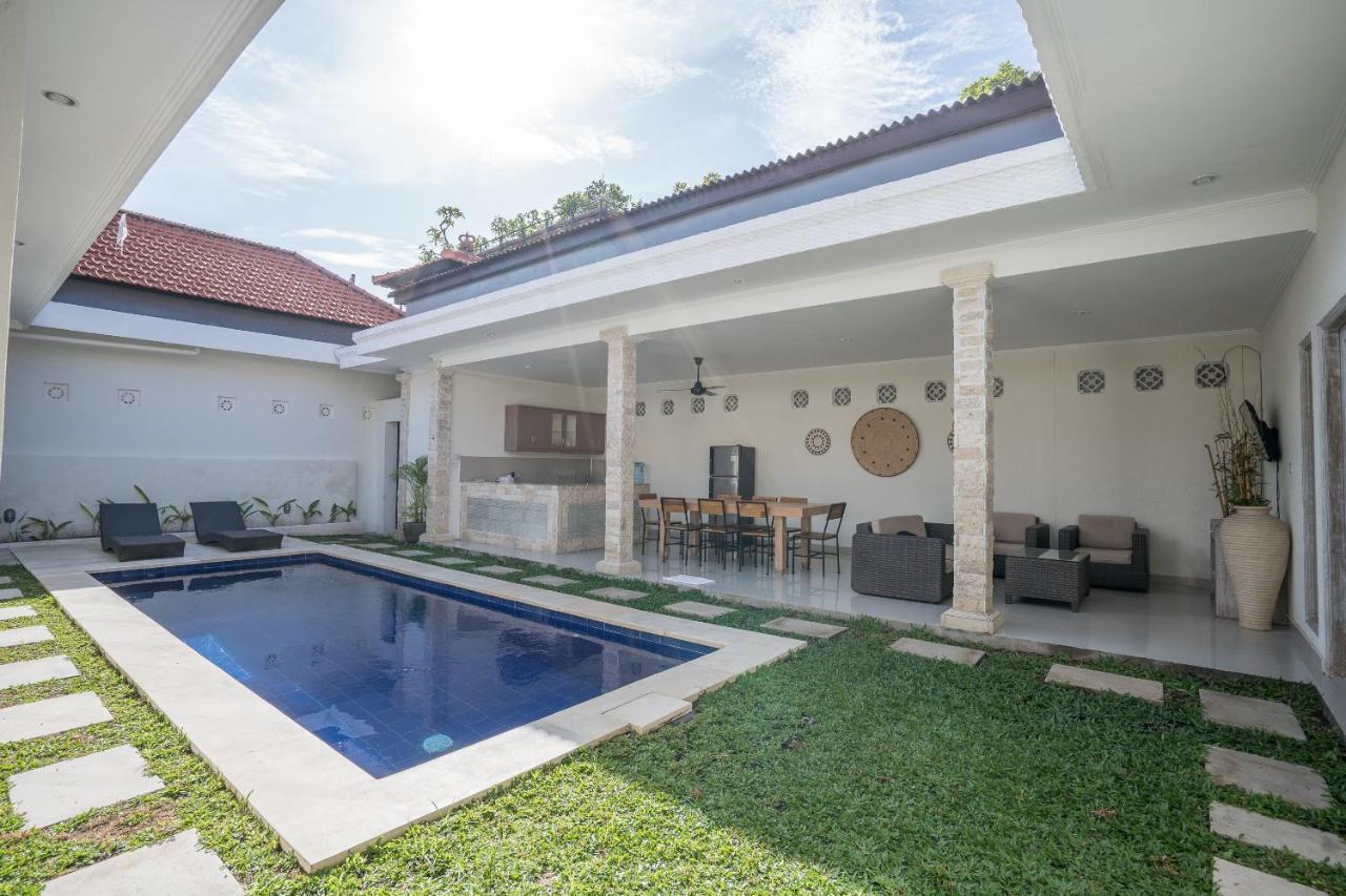 The Catur Villa Seminyak Exteriör bild